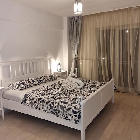 Park Residence 5, 2 Bedroom Apartment Bucharest Exterior photo